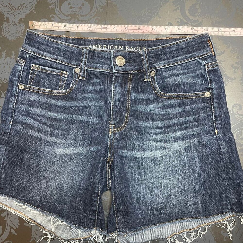 American Eagle Dark Wash Cut-Off Midi Jean Shorts Size 6 - Picture 3 of 9